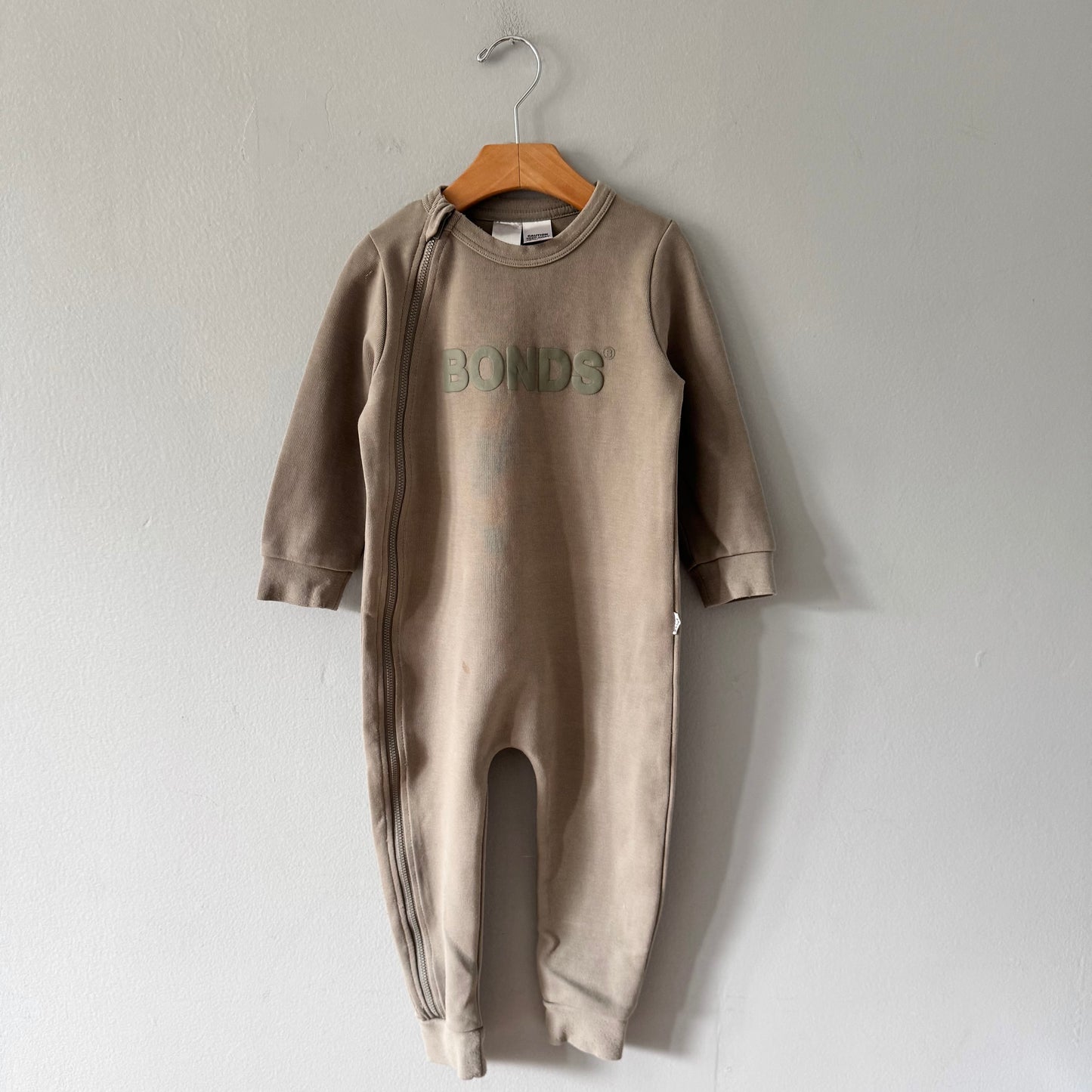 Bonds / Grey crew romper / 3Y