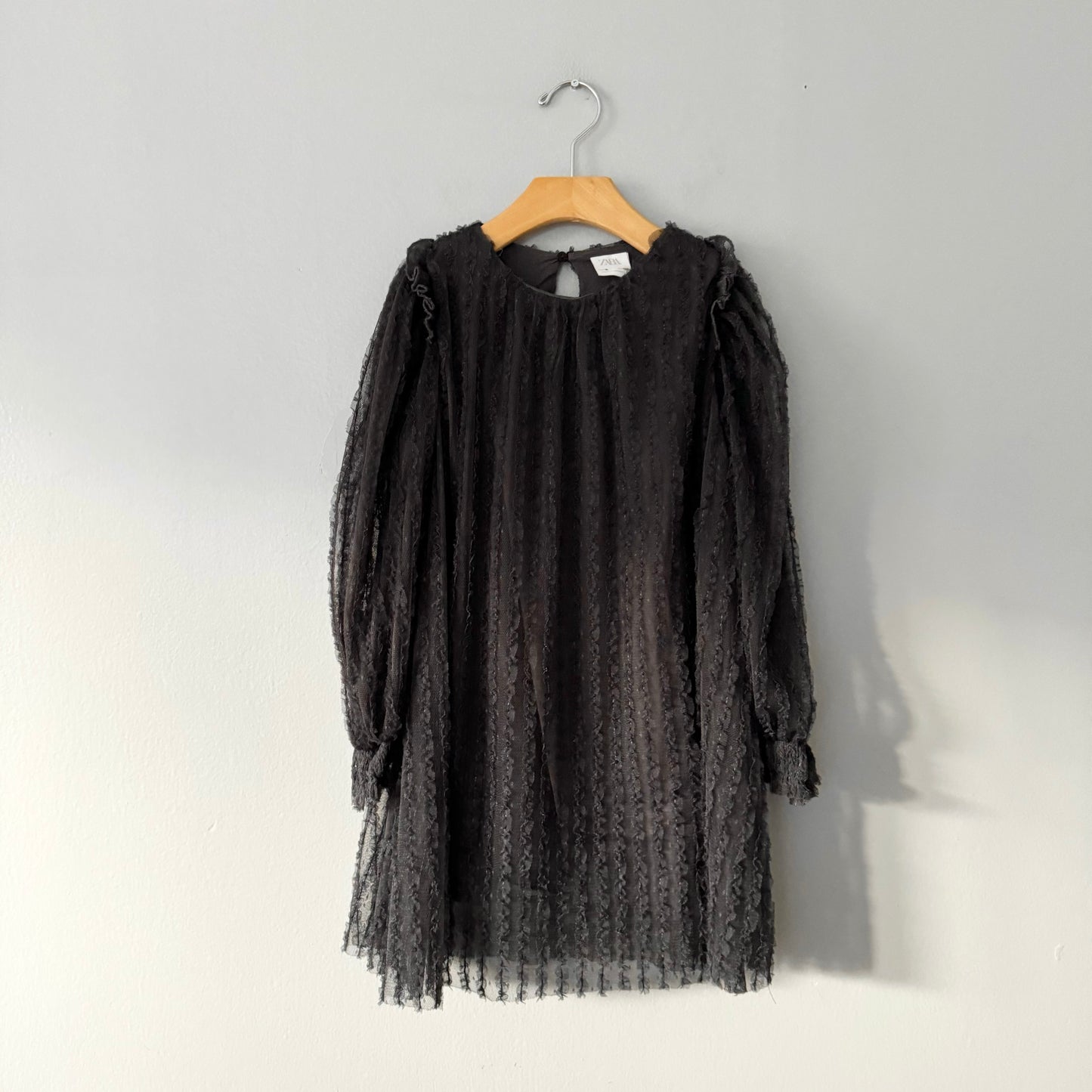 Zara / Black dress / 8Y