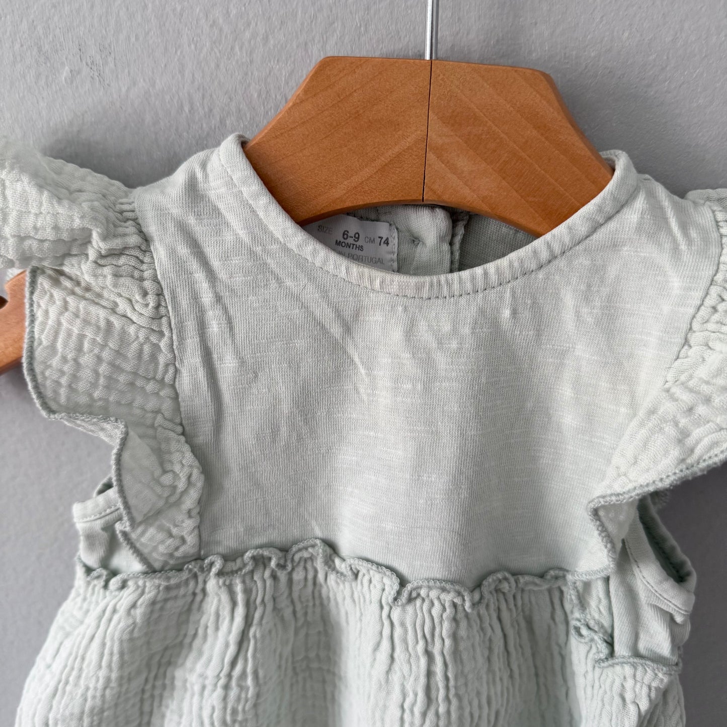 Zara / Robe débardeur en mousseline vert clair / 6-9 mois