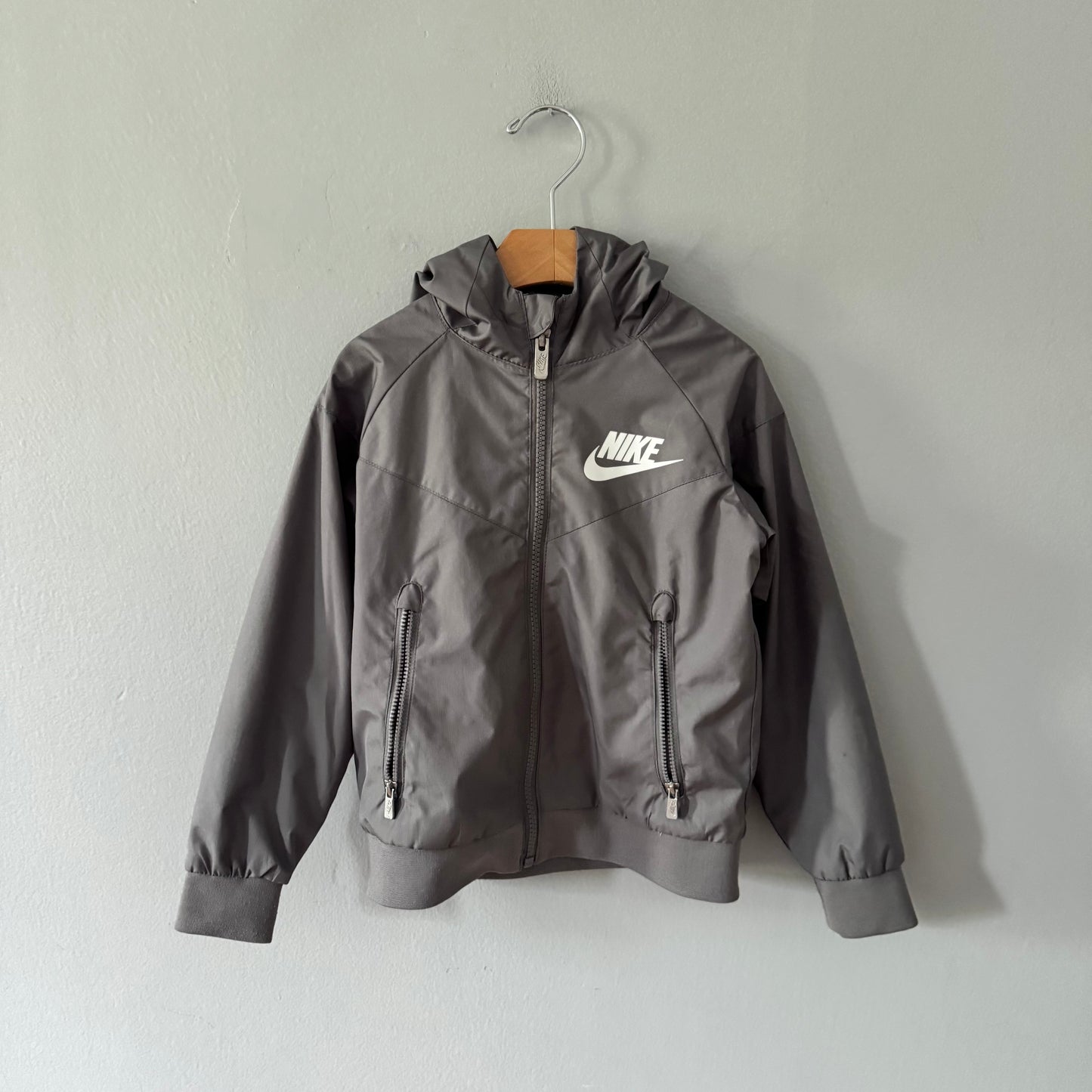 Nike / Grey zip up windbreaker / 3-4Y