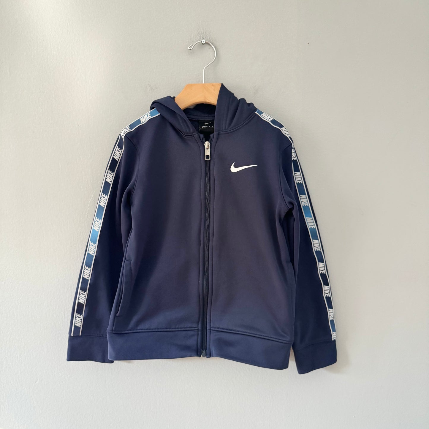 Nike / Navy track suit zip up top / 5-6Y