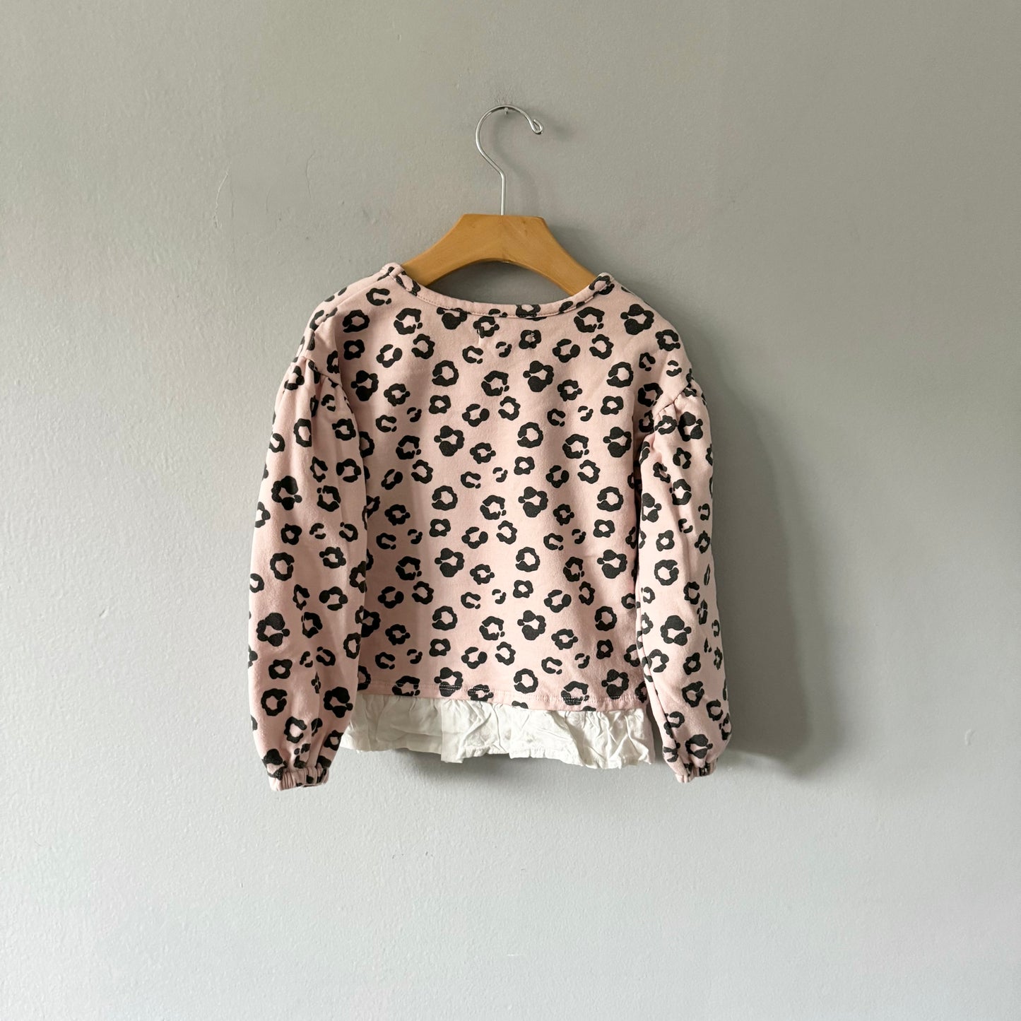 Tucker + Tate / Light pink x leopard sweatshirt / 4T