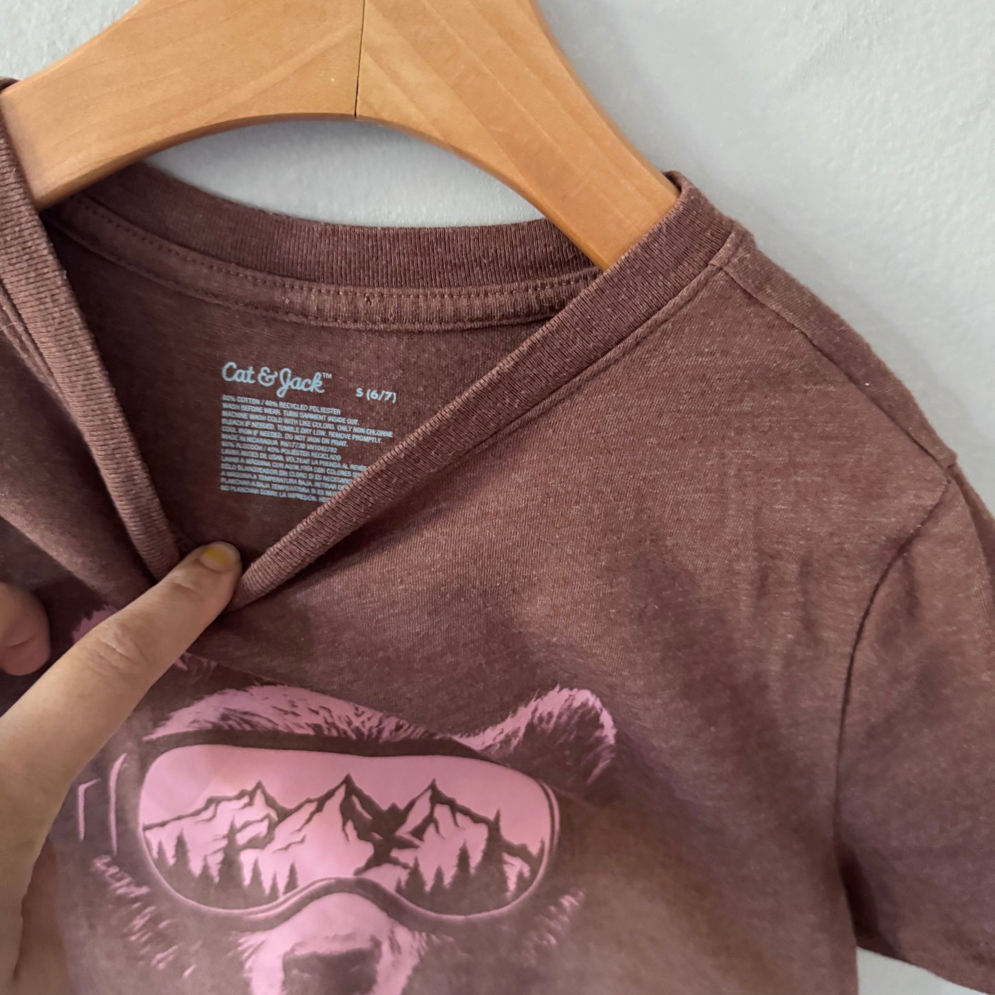 Cat & Jack / Brown T-shirt / 6-7Y