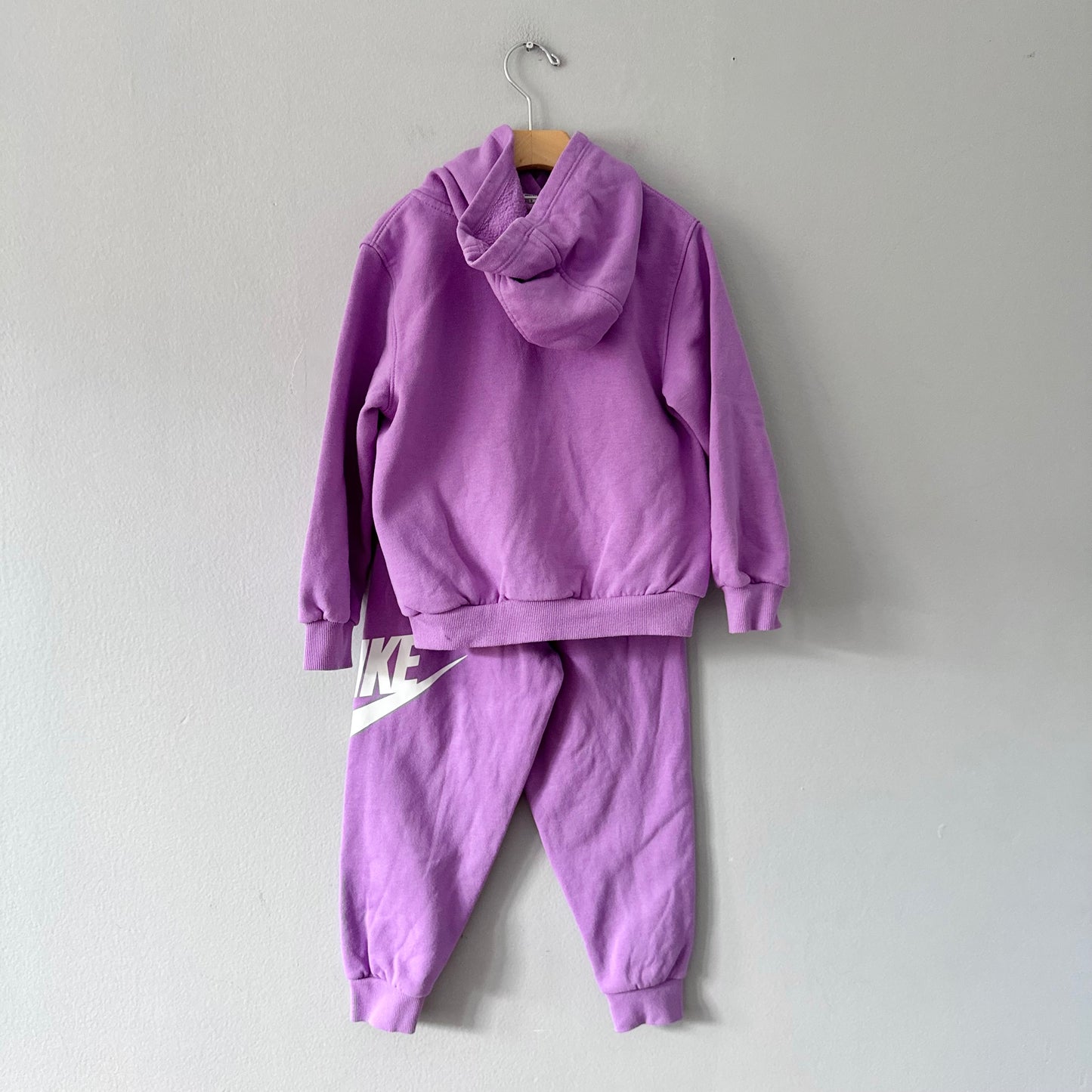 Nike / Purple hoodie & sweatpants set / 4-5Y
