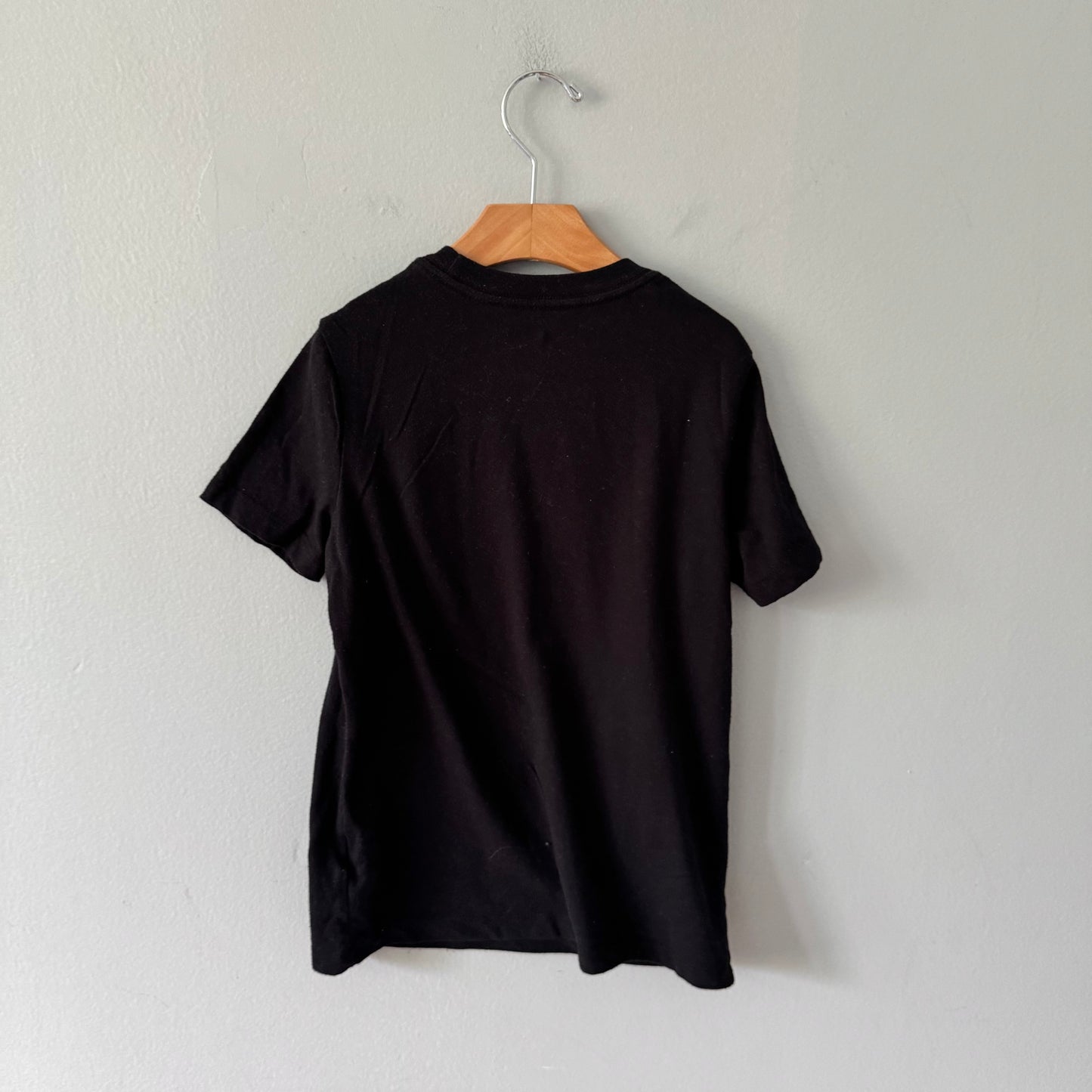 Super Mario x Old Navy / Black T-shirt / 6-7Y