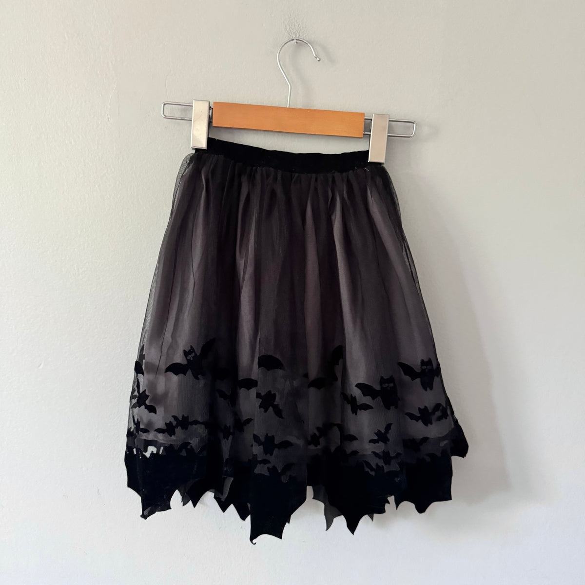 H&M / Black Halloween skirt / 6-8Y