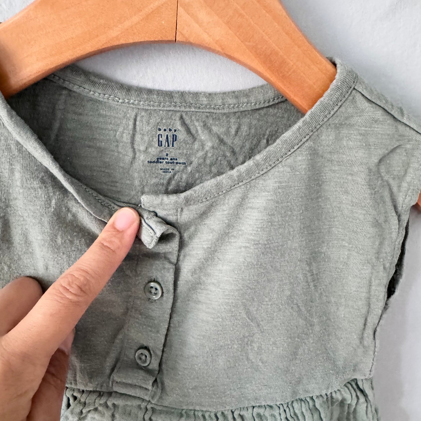 Gap / Khaki muslin tank top / 2Y