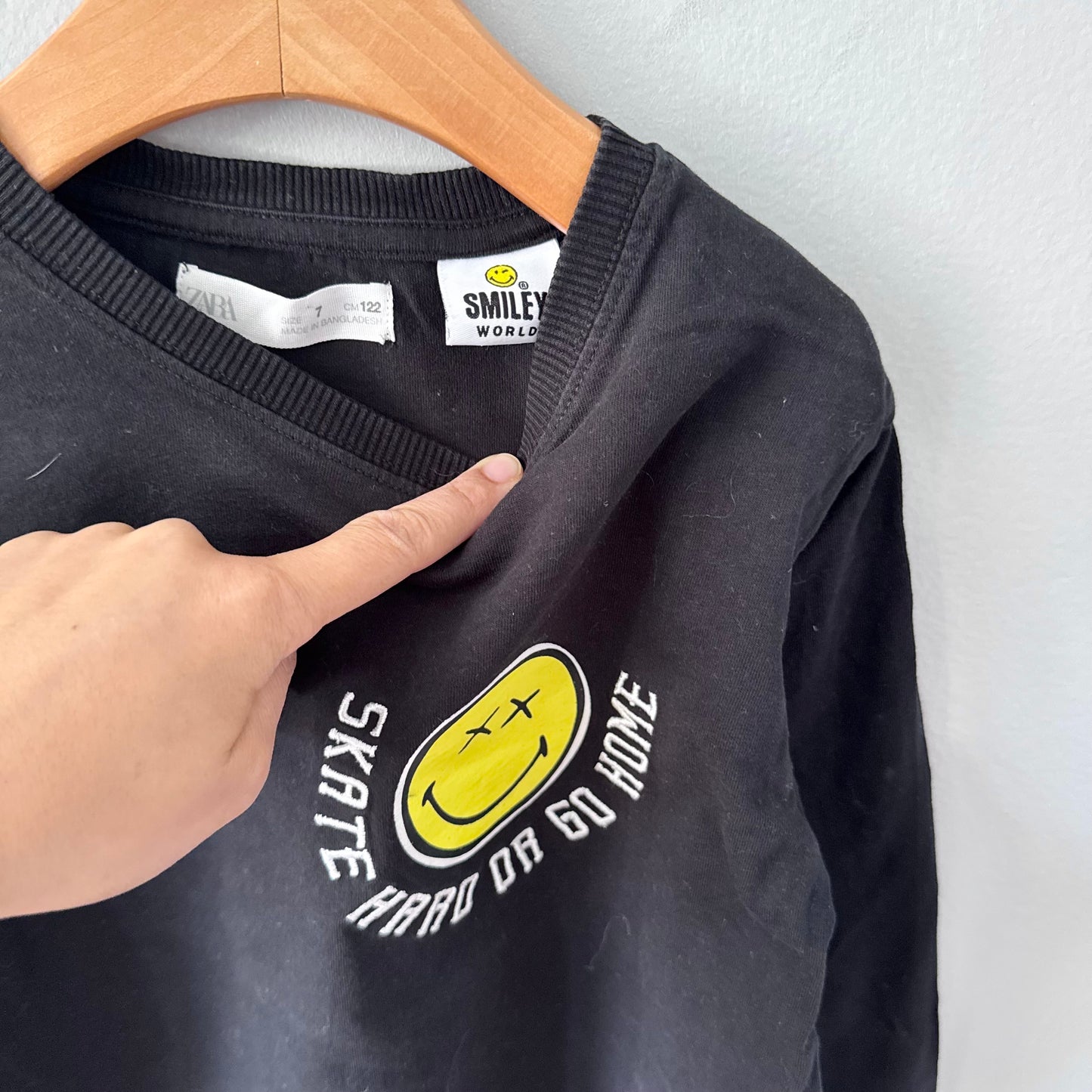 Zara x Smily World / Black long sleeve / 7Y
