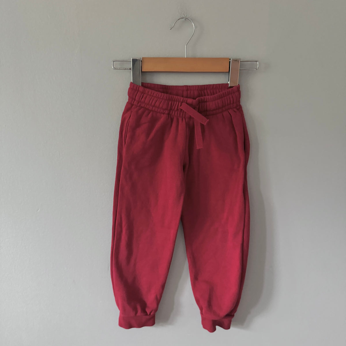 H&M / Red sweatpants / 3-4Y