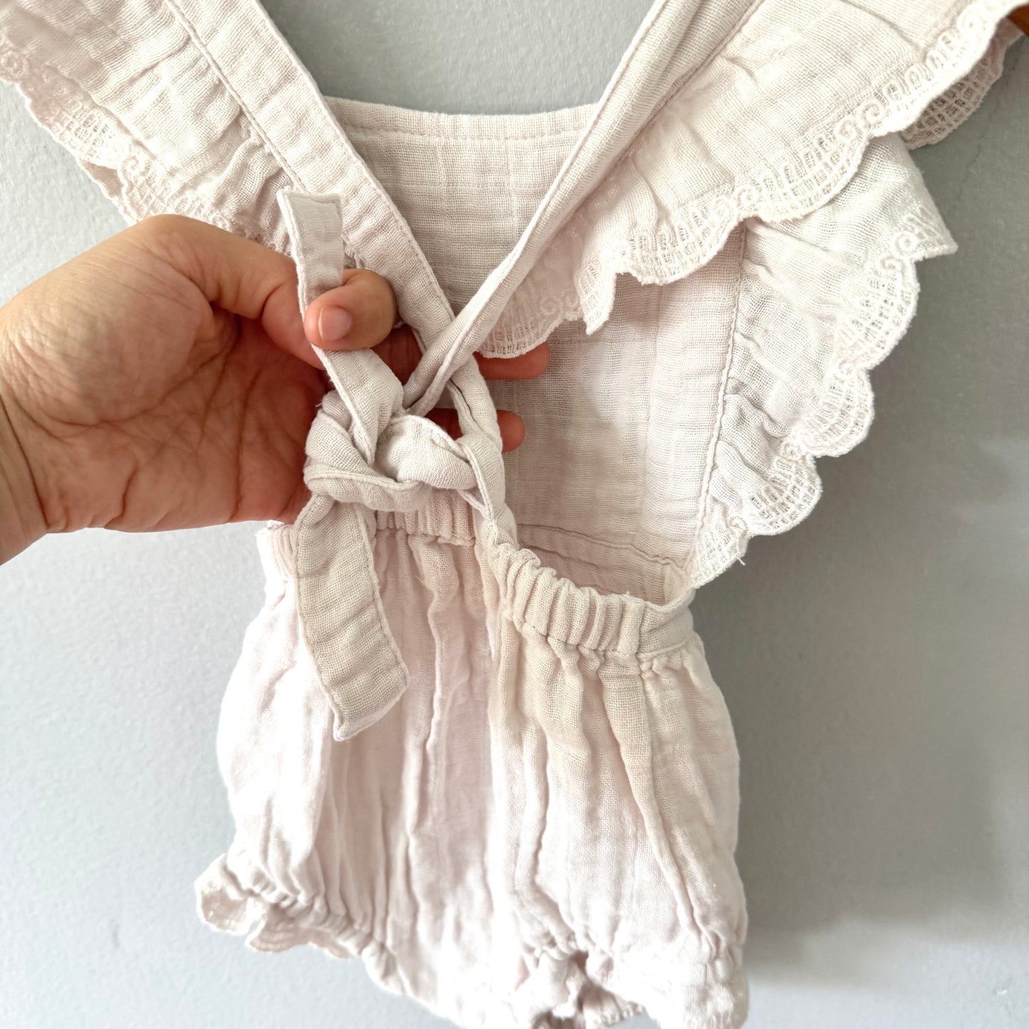 Jamie Kay / White muslin bubble romper / 6-12M