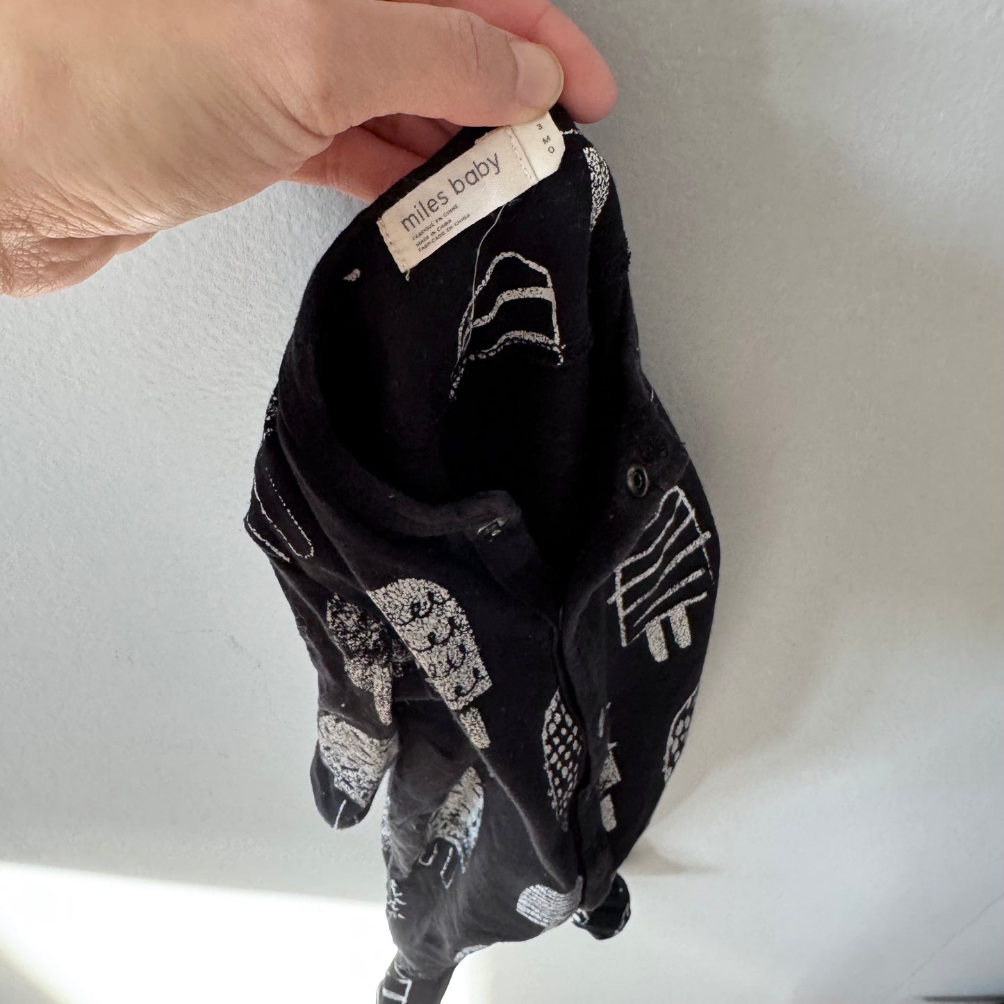 Miles baby / Black x popsicle romper / 3M