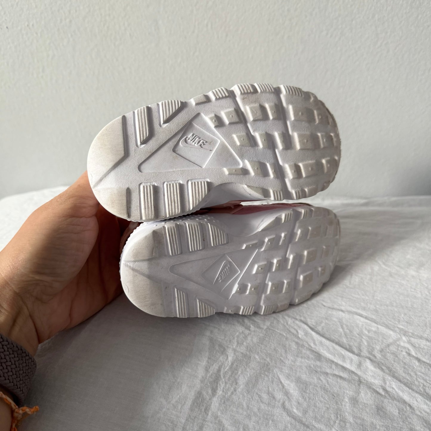 Nike / Air Huarache / Running Shoes / US8