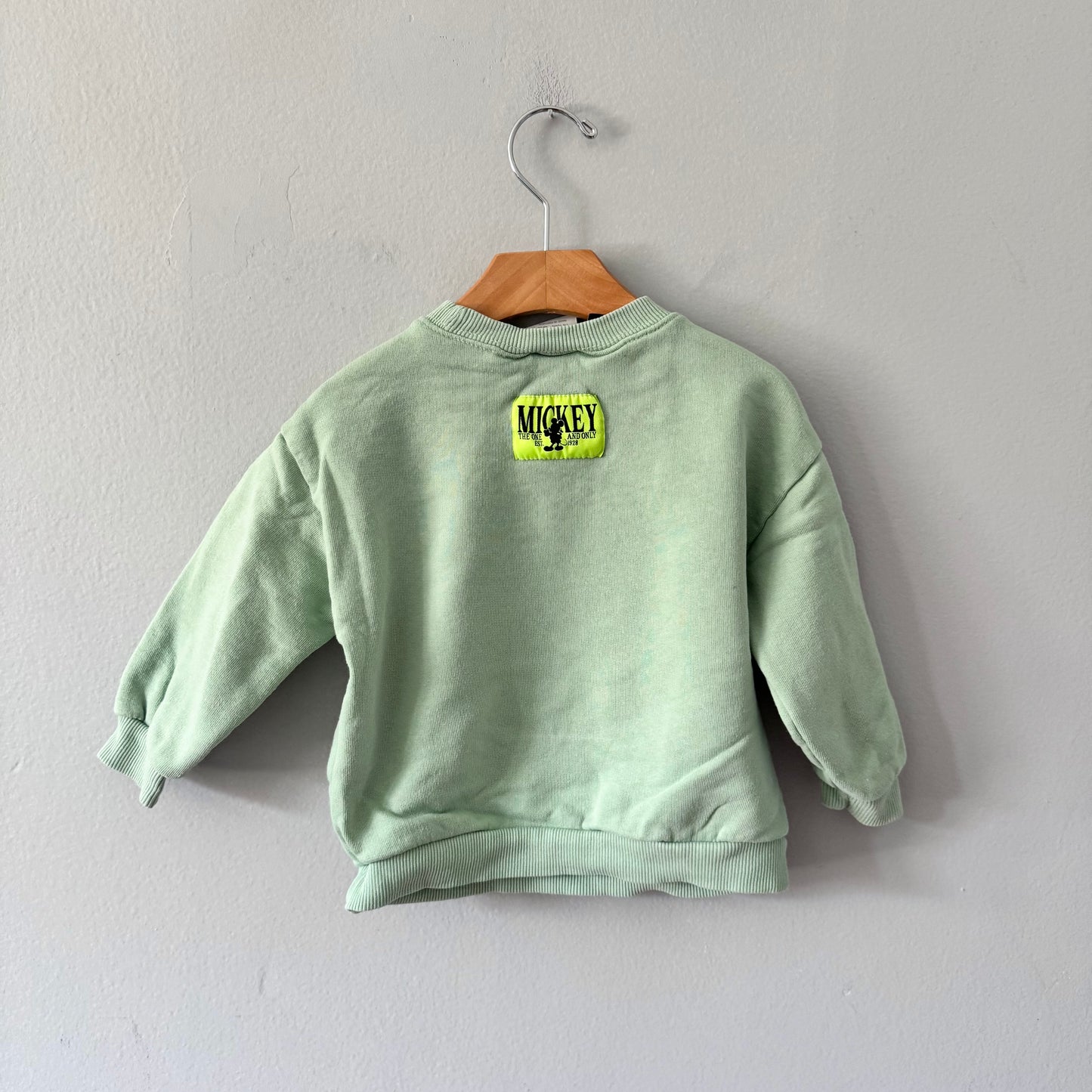 Zara x Disney / Mickey green sweatshirt / 18M