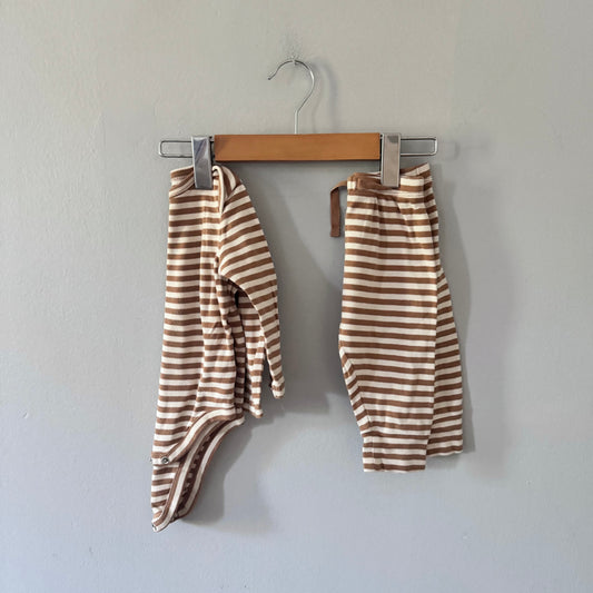 Gap / Brown stripe onesie & pants set / 6-12M