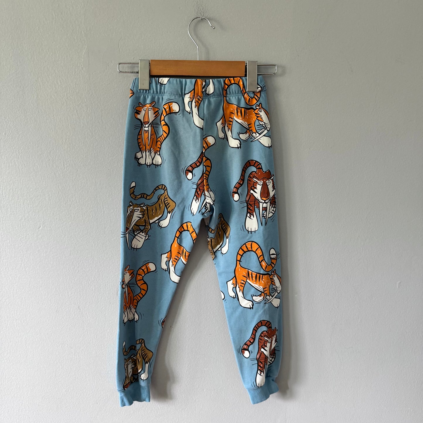 H&M / Blue x tiger sweatpants / 5-6Y
