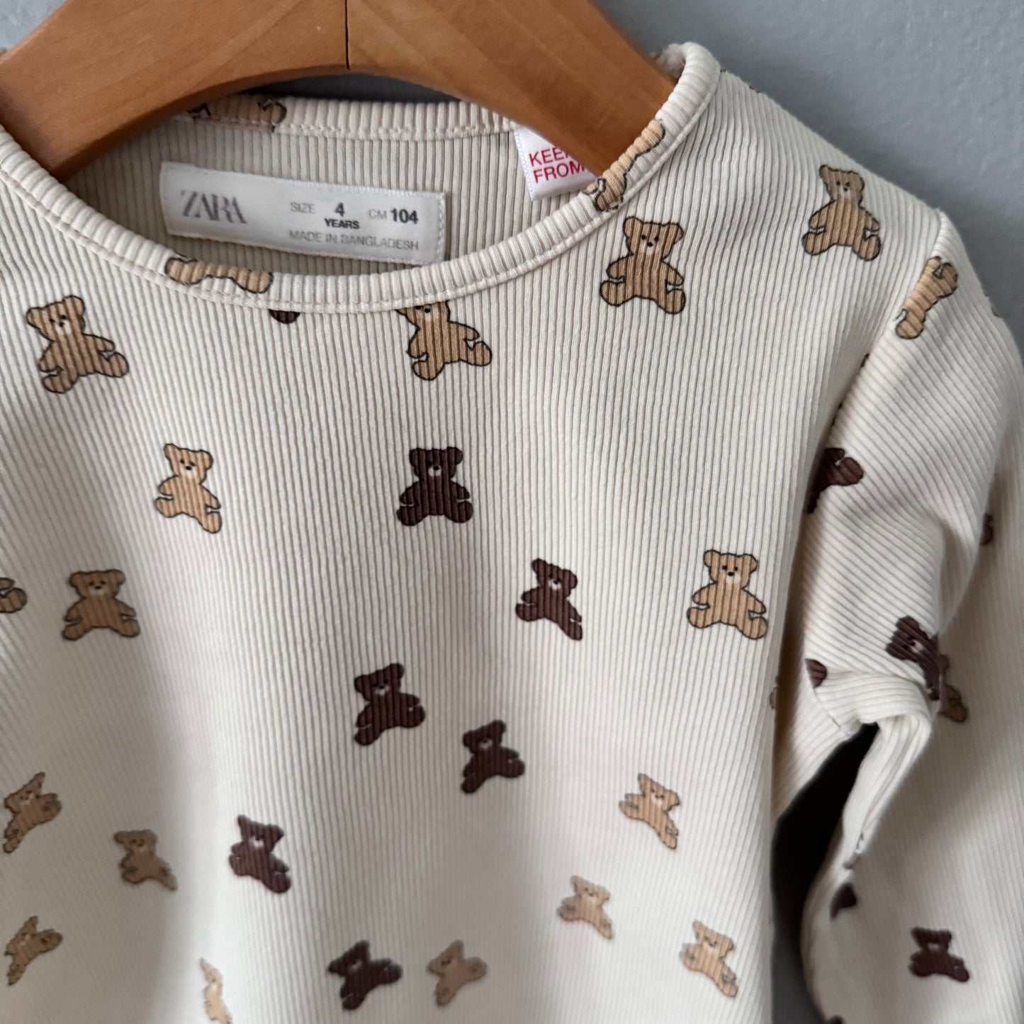 Zara / Ivory x teddy bear long sleeve / 4Y
