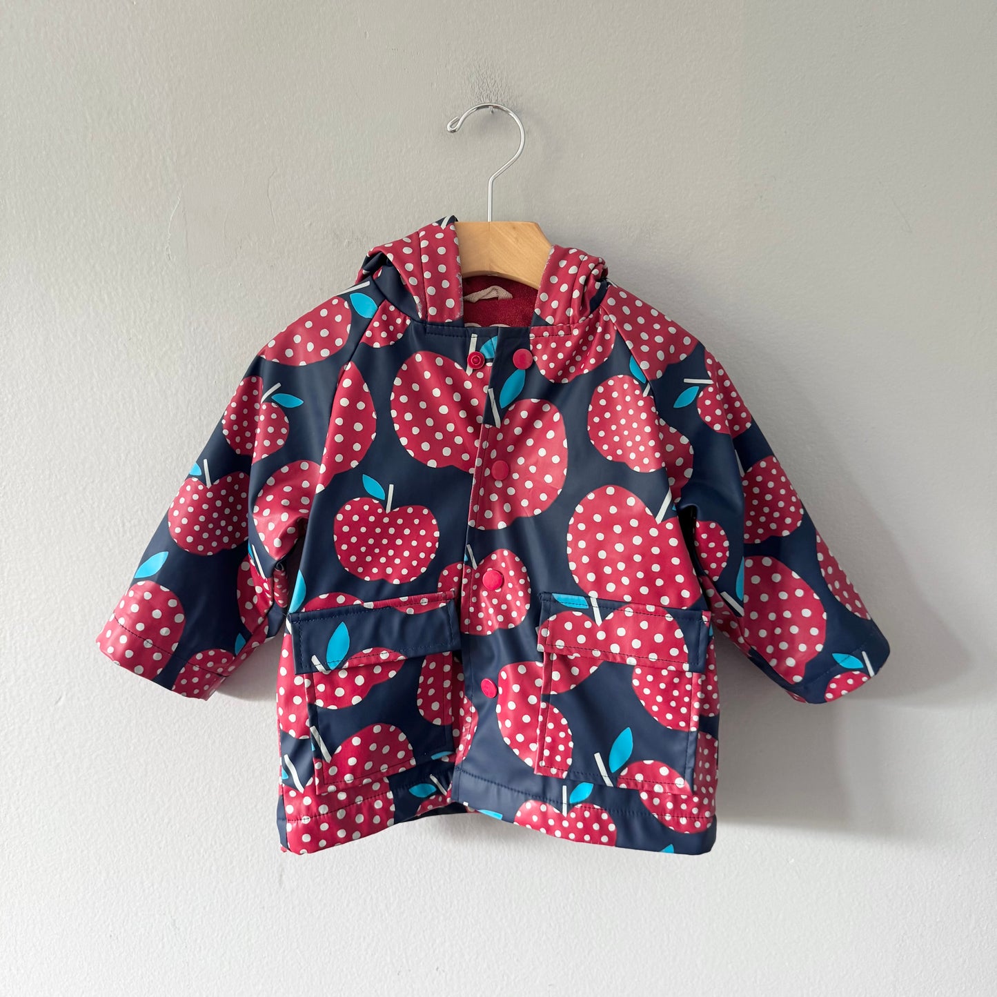 Hatley / Navy apple rain jacket / 12-18M