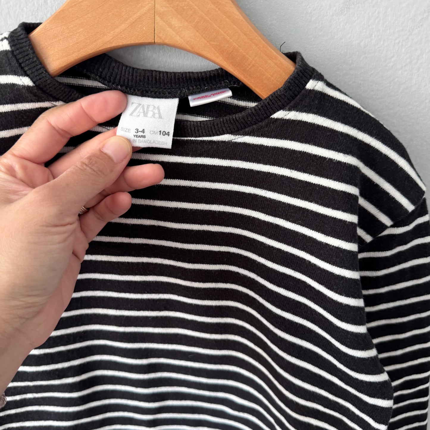 Zara / White navy stripe shirts / 3-4Y