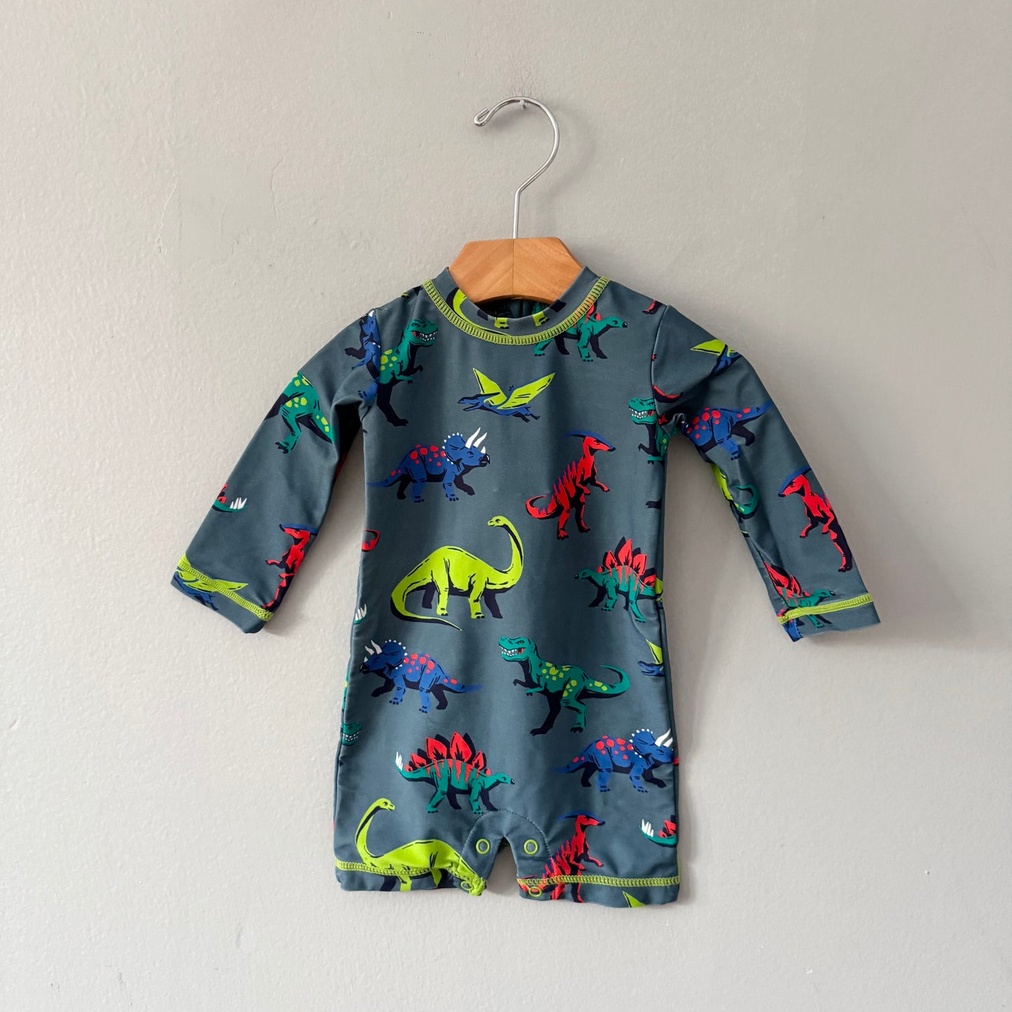 Hatley / T-shirt anti-UV dinosaures / 3-6M