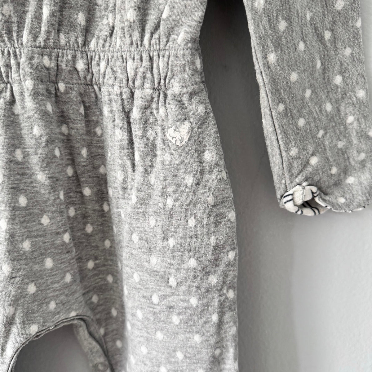 Noppies / Light grey x dots romper / 86(18M)