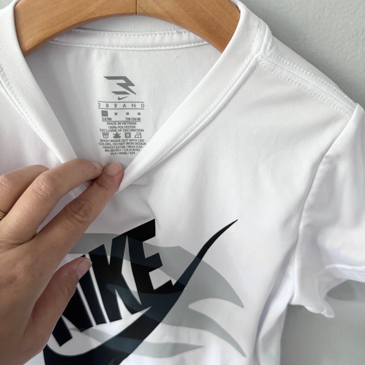 Nike / White Dri-fit T-shirt / 5-6Y