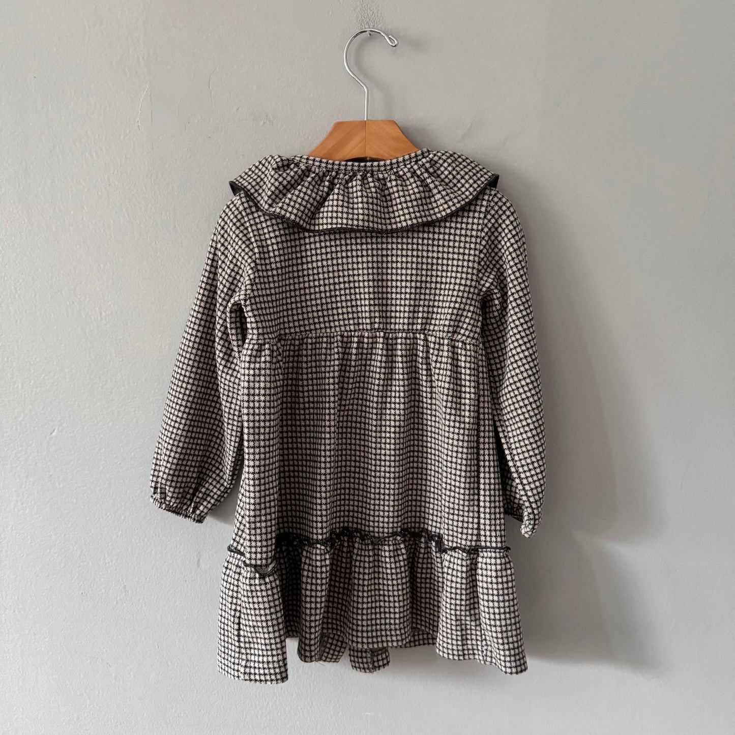 Zara / Beige x grey knit dress / 3-4Y