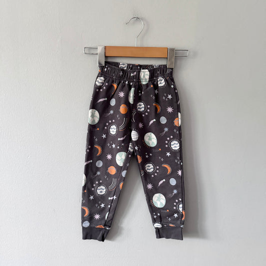 Cat & Jack / Dark grey x space sweatpants / 4Y