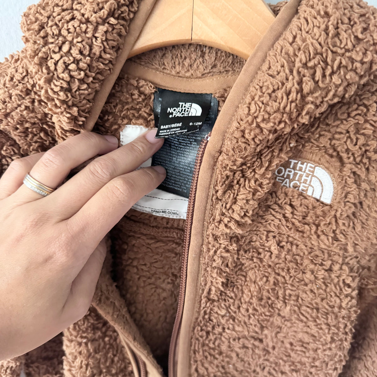 The North Face / Brown sherpa bunting / 6-12M