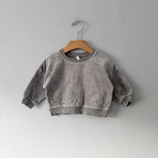 Quincy Mae / Light grey velour sweatshirt / 6-12M