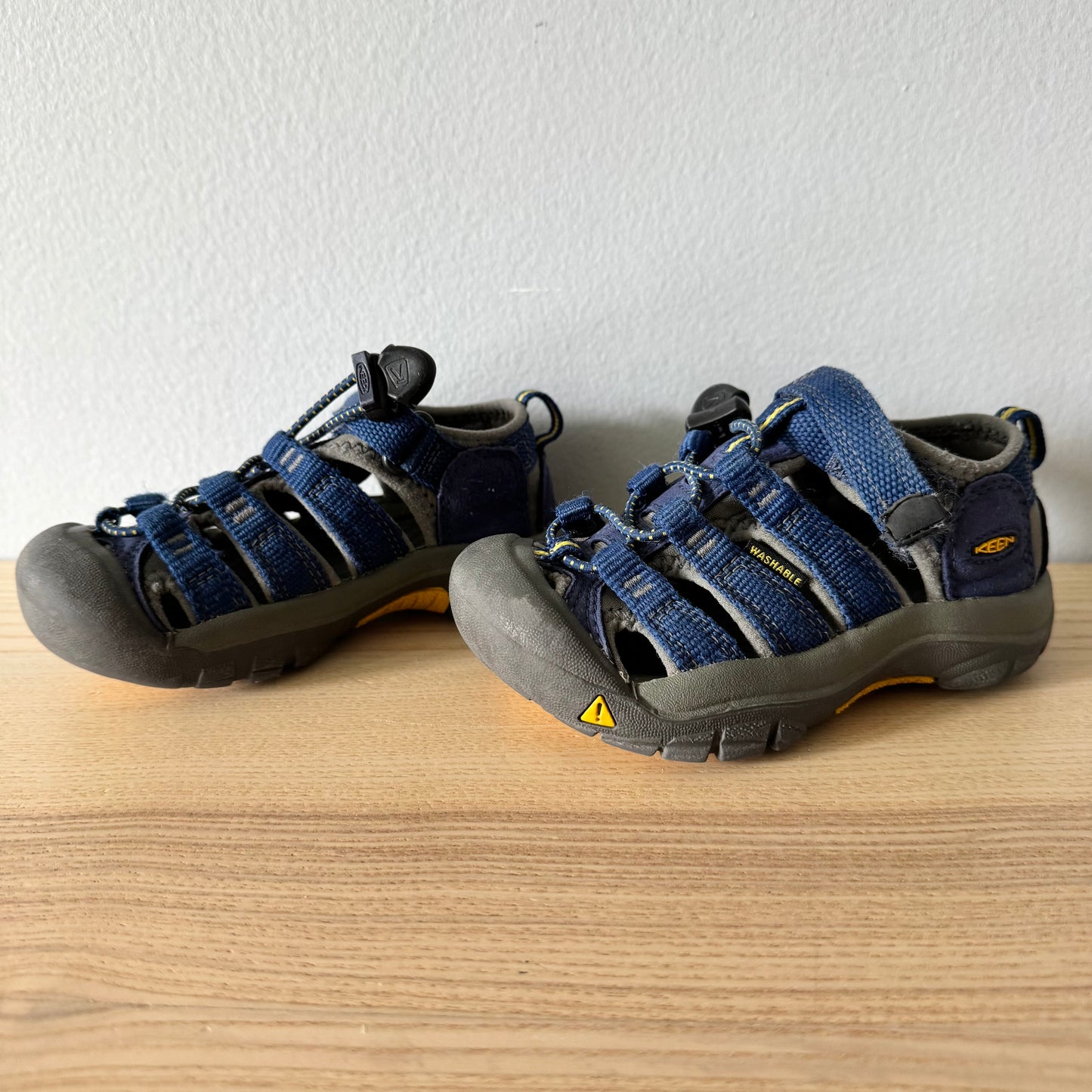 Keen / Sandals / US9