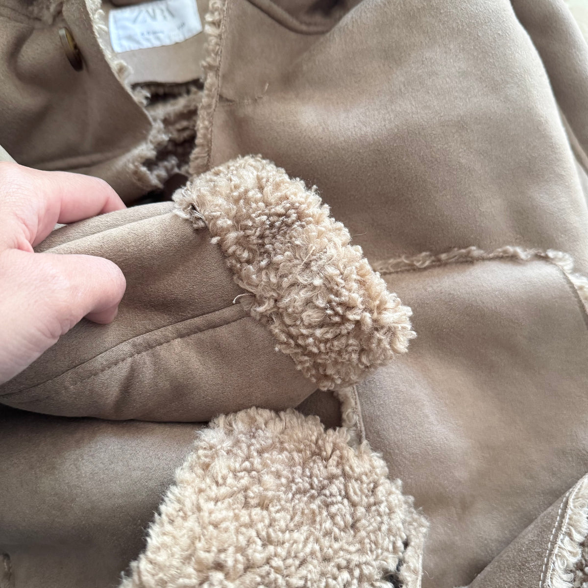 Zara / Sherpa lined camel jacket / 4-5Y
