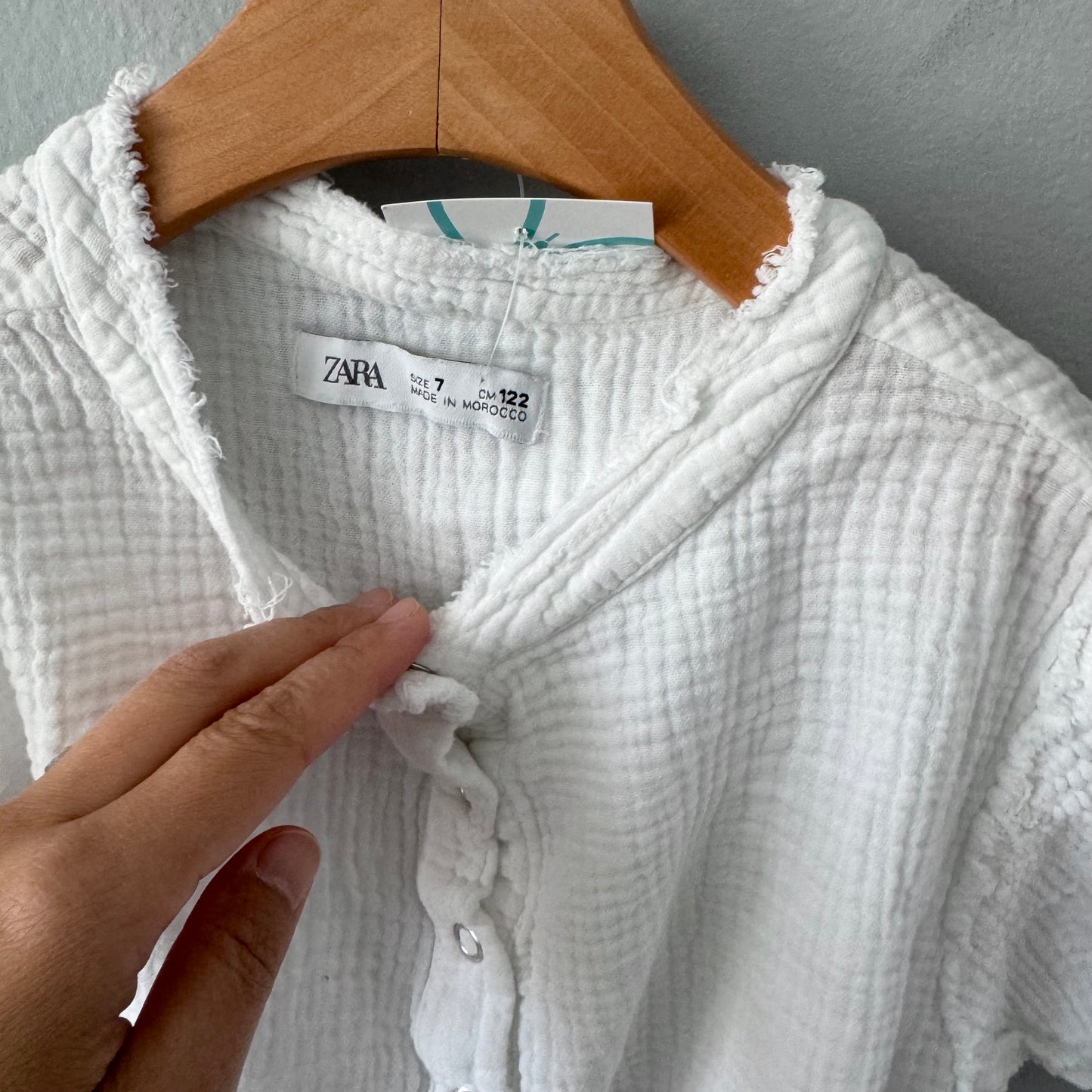 Zara / White muslin top / 7Y