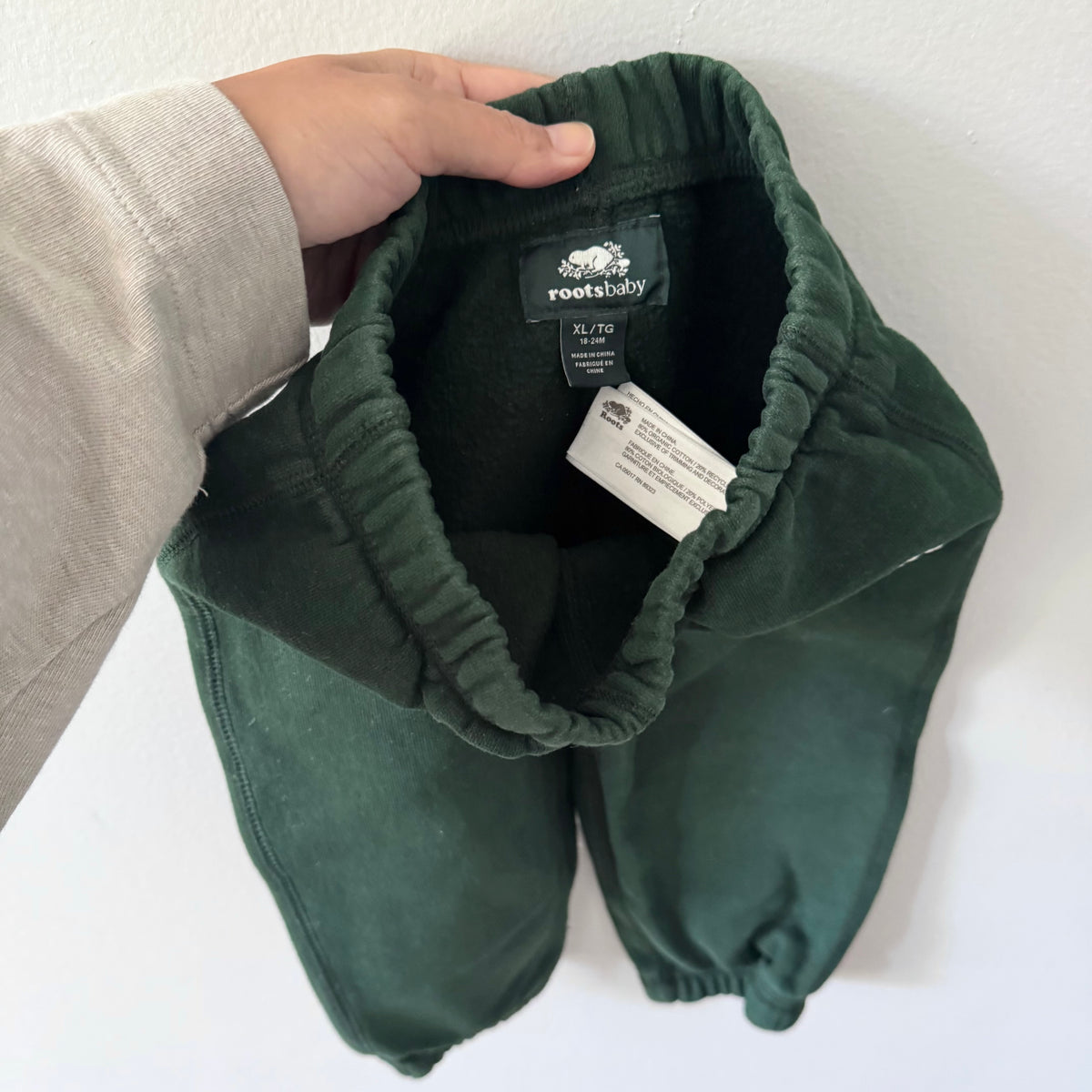 Roots / Green sweatpants / 18-24M