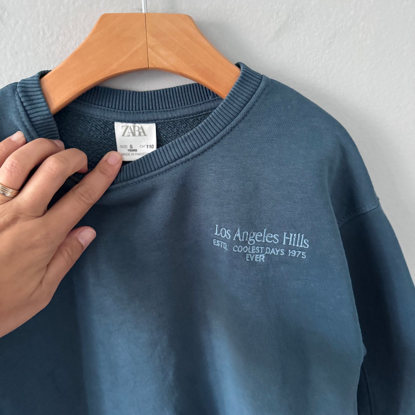 Zara / Dark green sweatshirt / 5Y