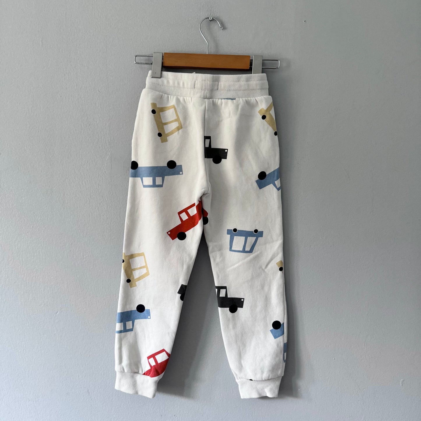 Primark / White x cars sweatpants / 5-6Y