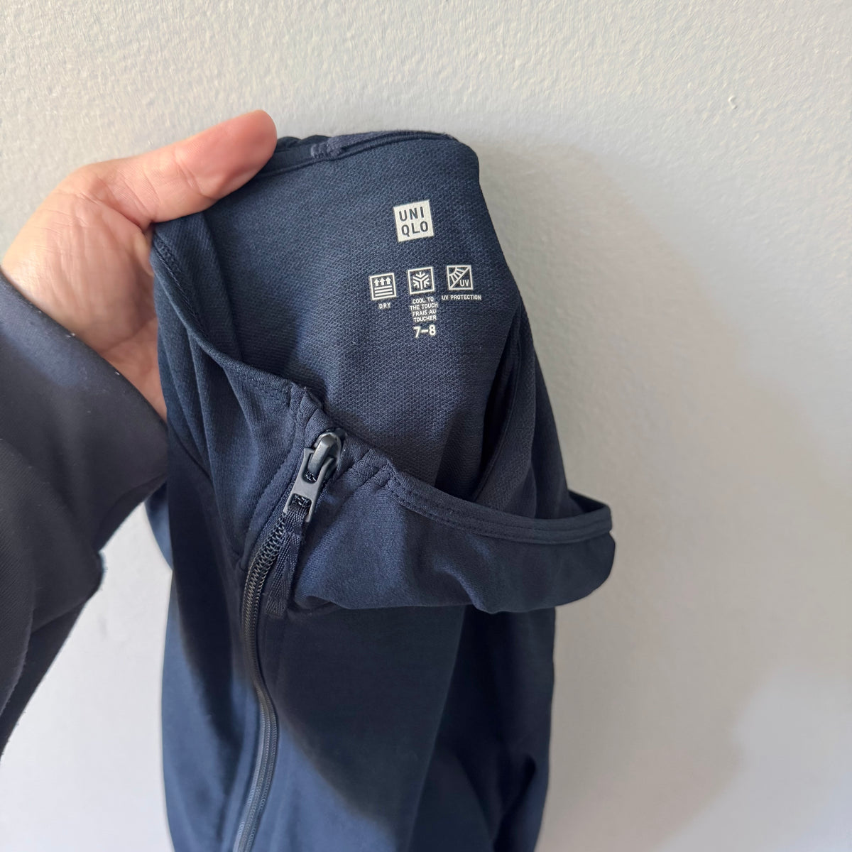 Uniqlo / Cool and Dry zip up hoodie / 7-8Y