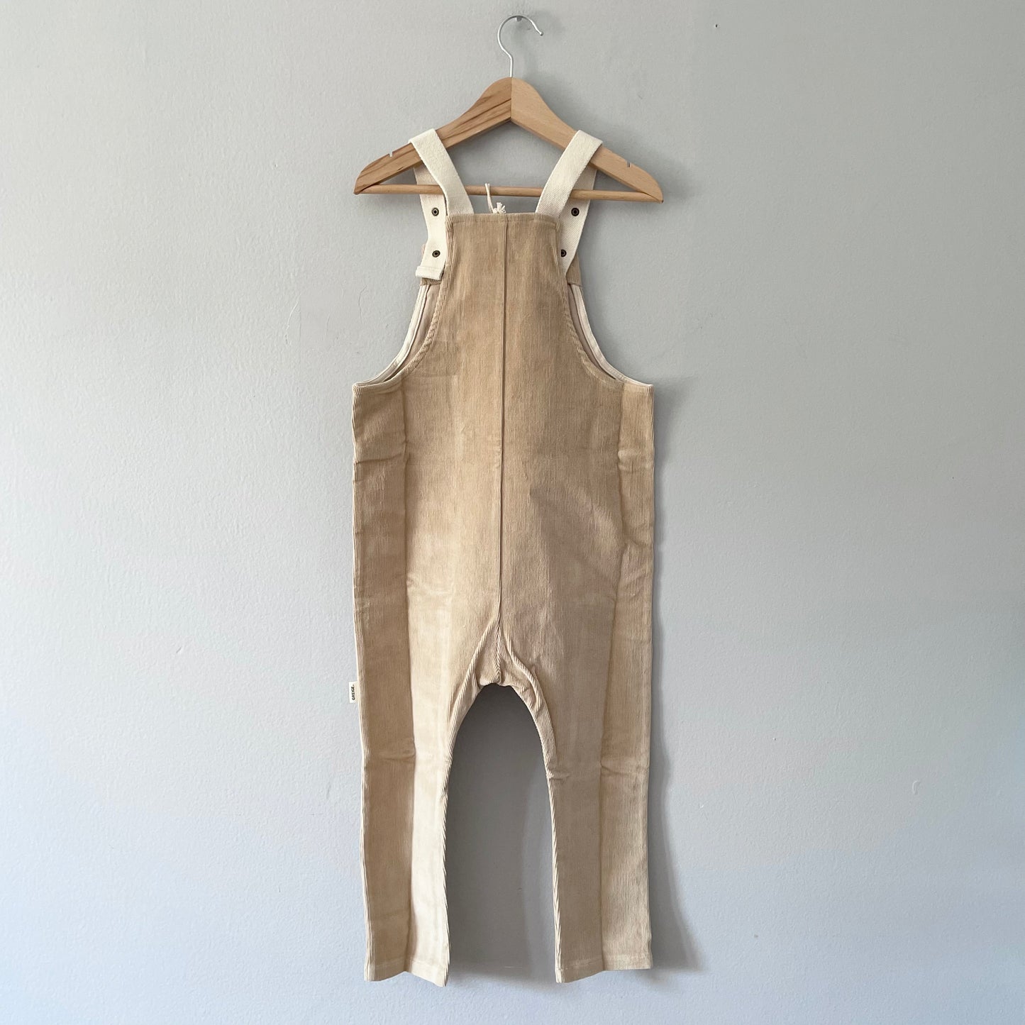 Greige. / The Overalls - Tan / 3T