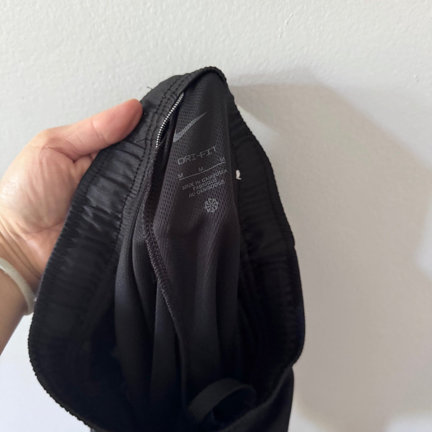 Nike / Black Dri-fit shorts / M(8-9Y)