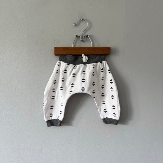 Emily & Oliver / Grey x white harem pants / 3-6M