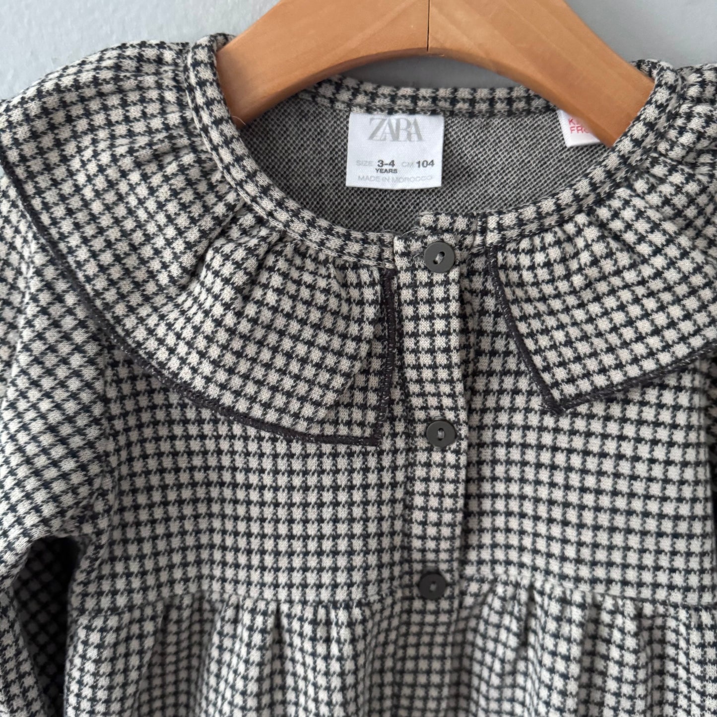 Zara / Beige x grey knit dress / 3-4Y