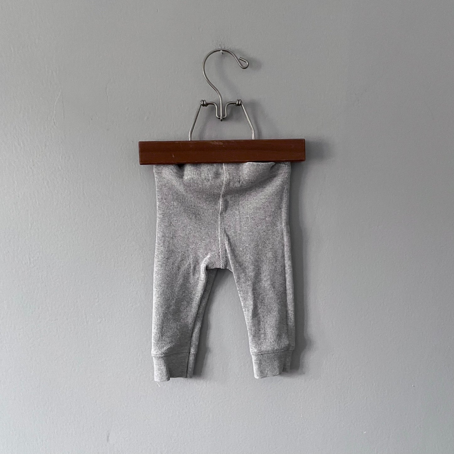 Zara / Light grey ribbed leggings / 3-6M