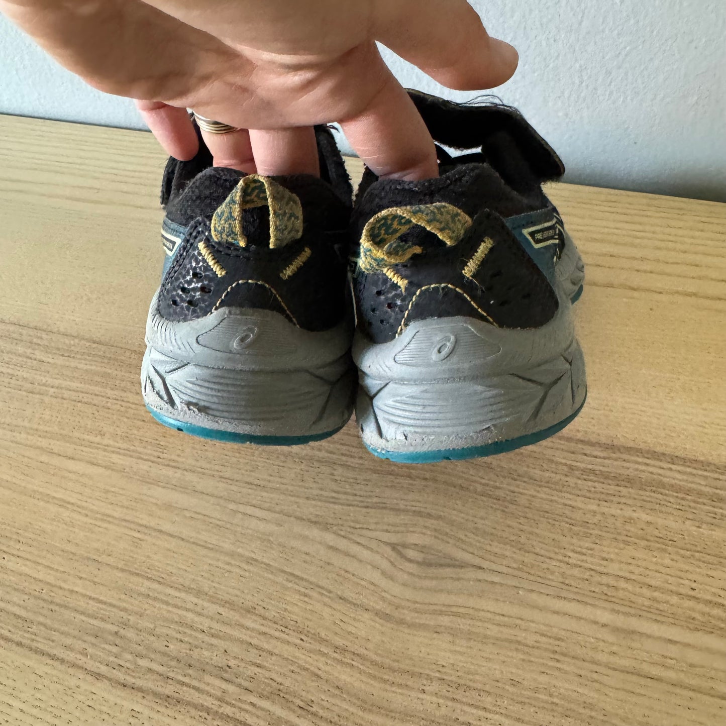 Asics / Sneaker / US11