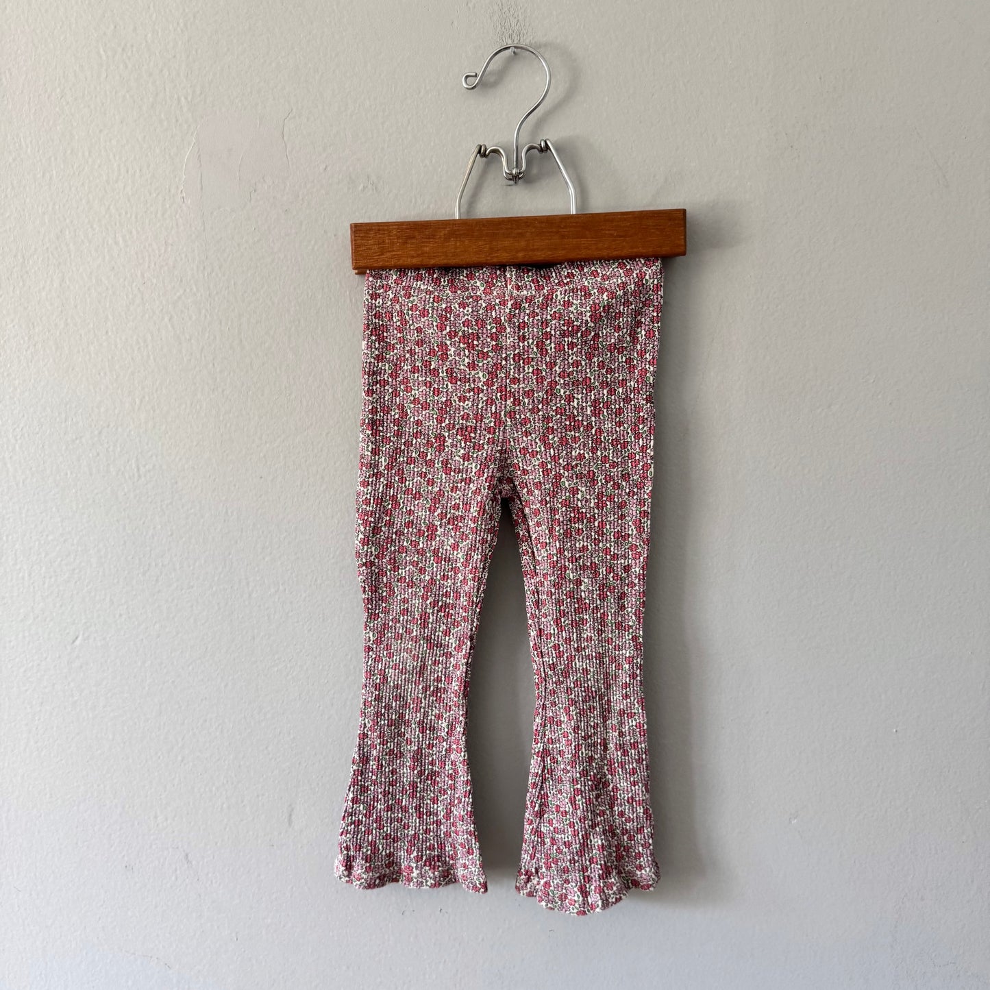 Zara / Floral ribbed leggings / 3Y