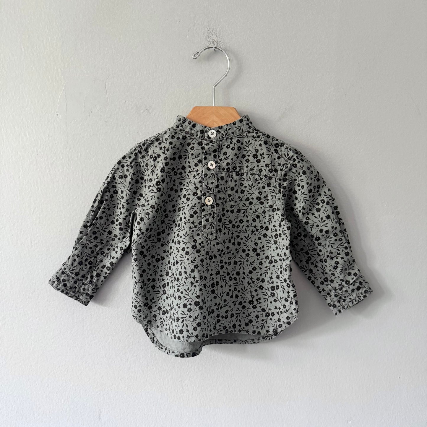 Rylee + Cru / Smokey blue x floral linen blouse / 6-12M
