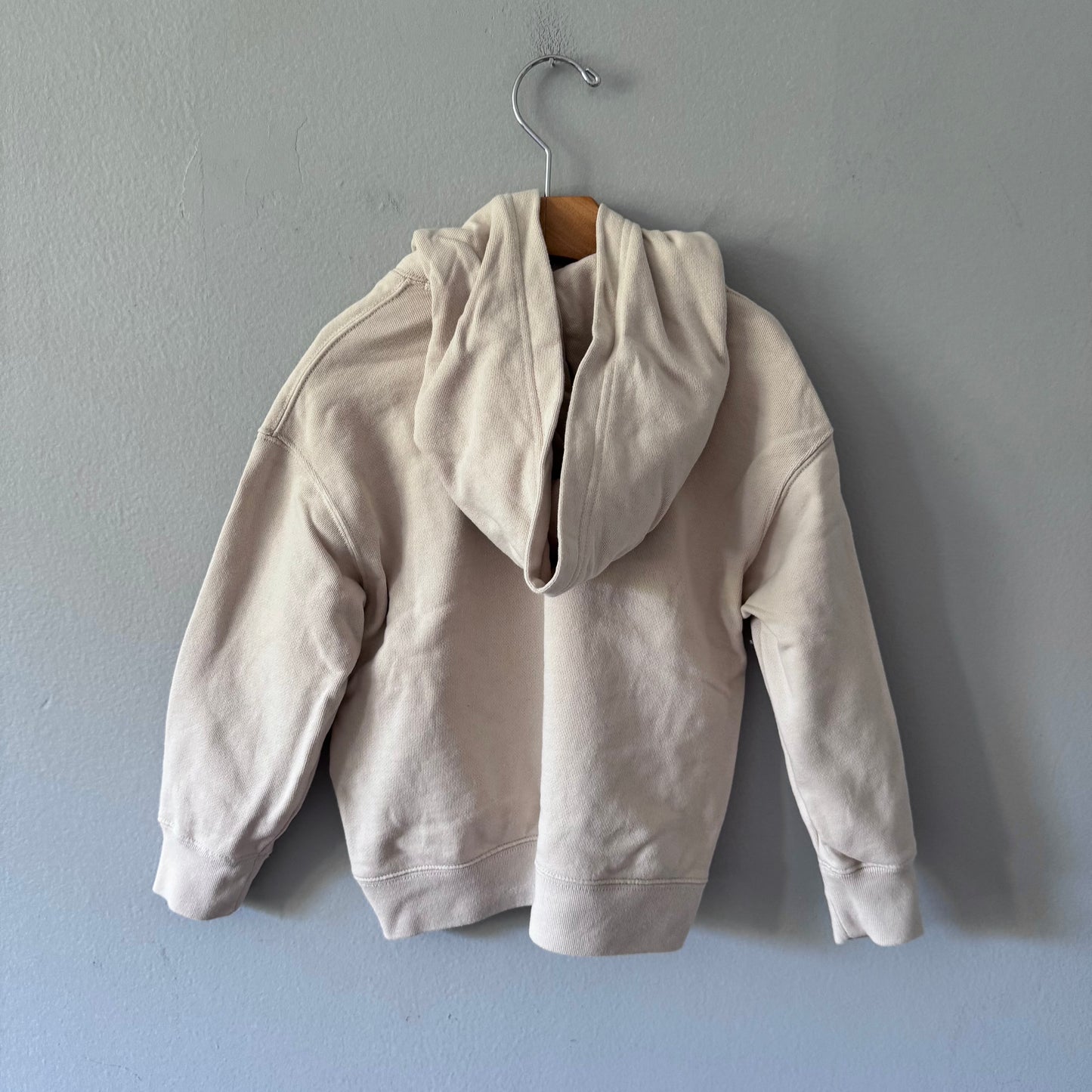 Uniqlo / Bugs bunny beige hoodie / 3-4Y
