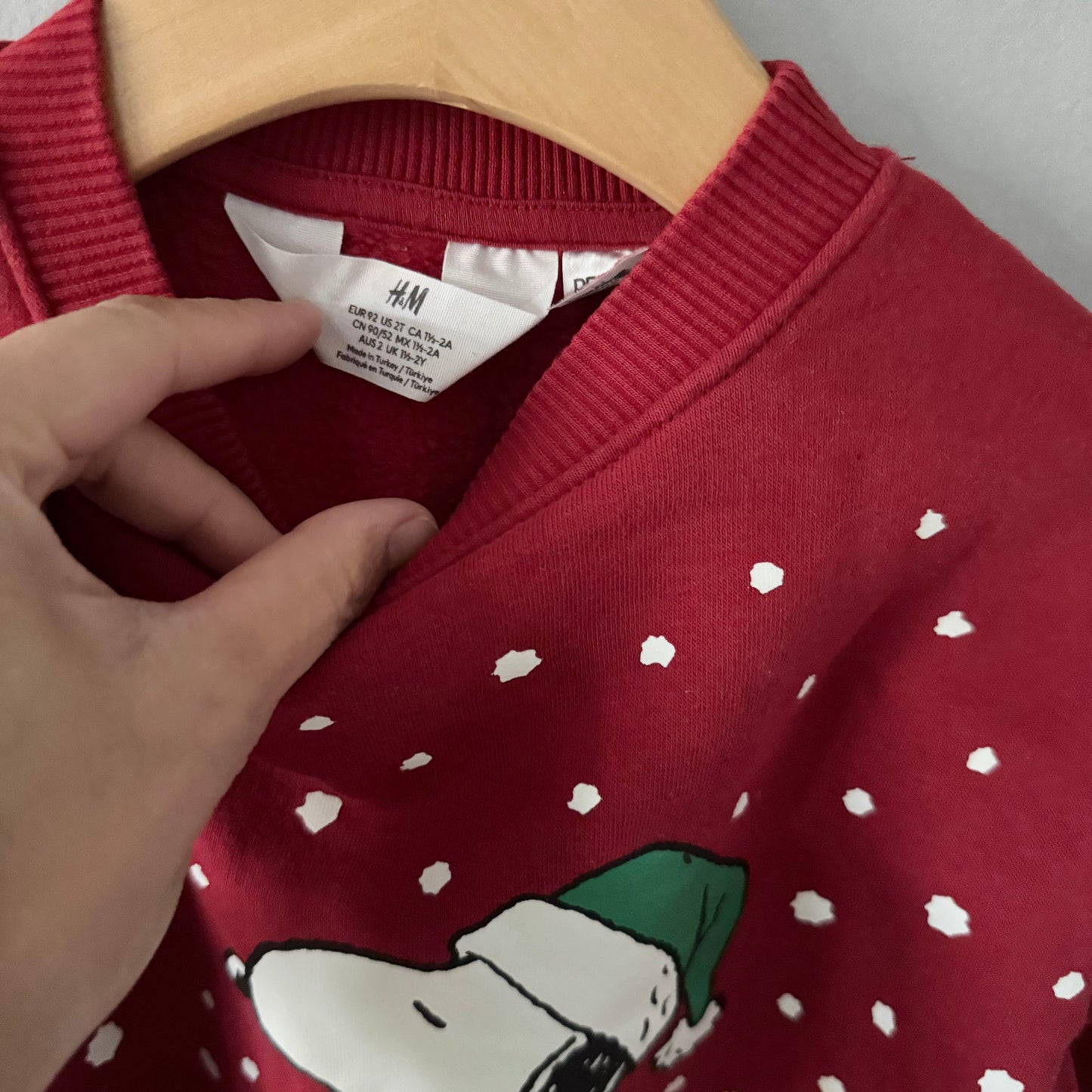 H&M / Red Snoopy sweatshirt / 18-24M
