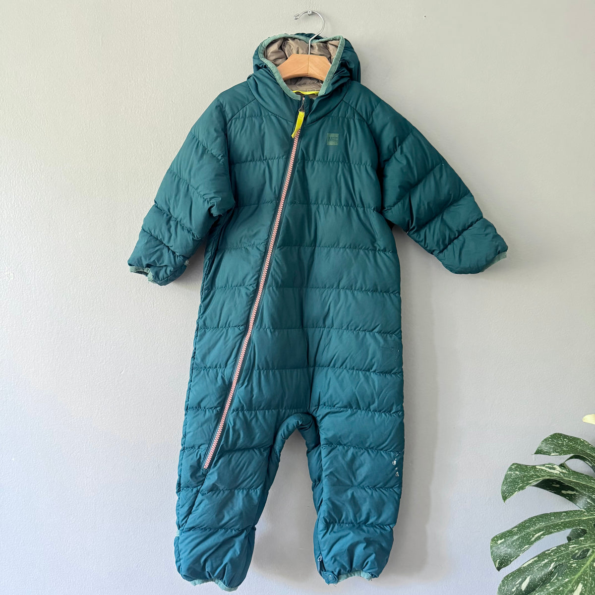 Mec / Green snowsuit / 24M