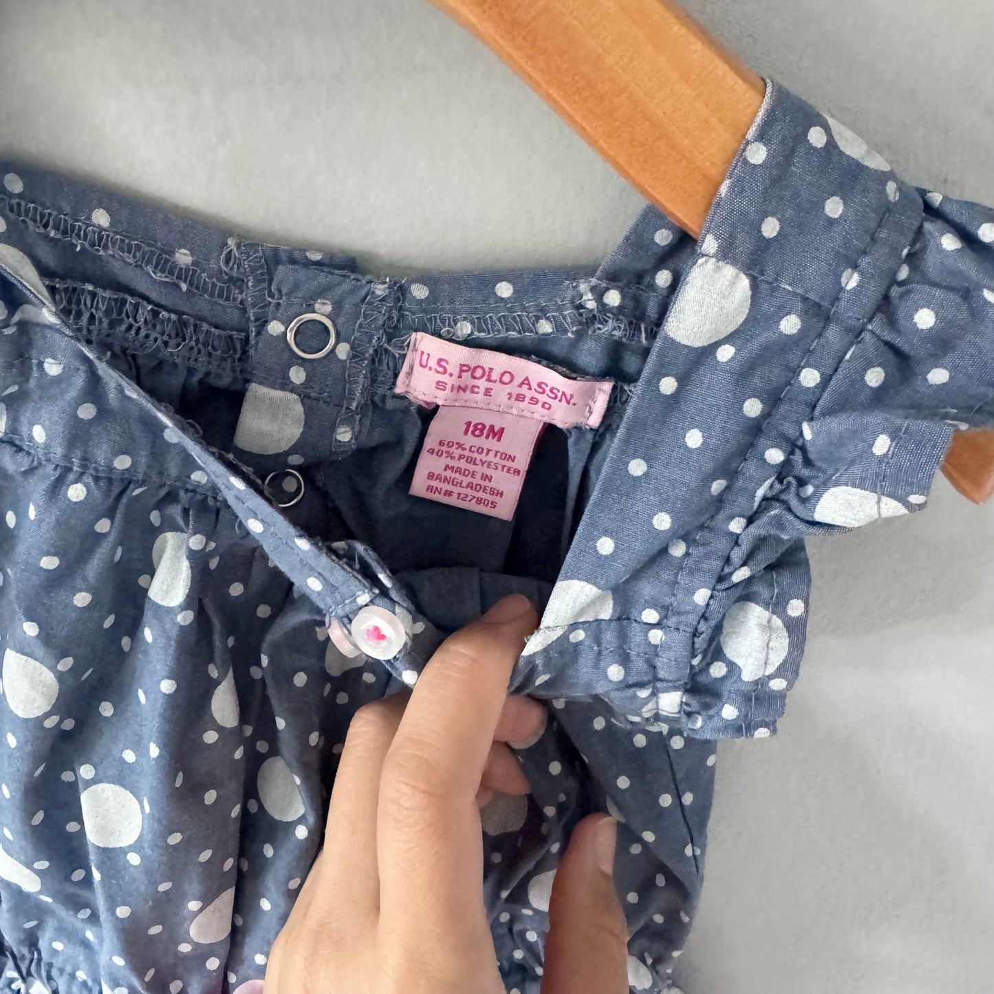 US Polo Assn / Barboteuse à pois bleus / 18 mois