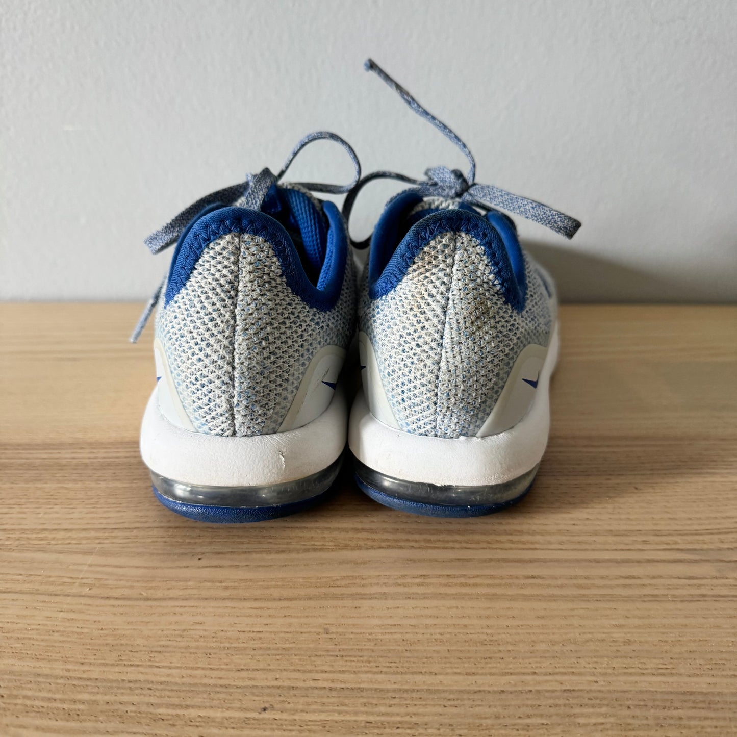 Nike / Sneaker / J1