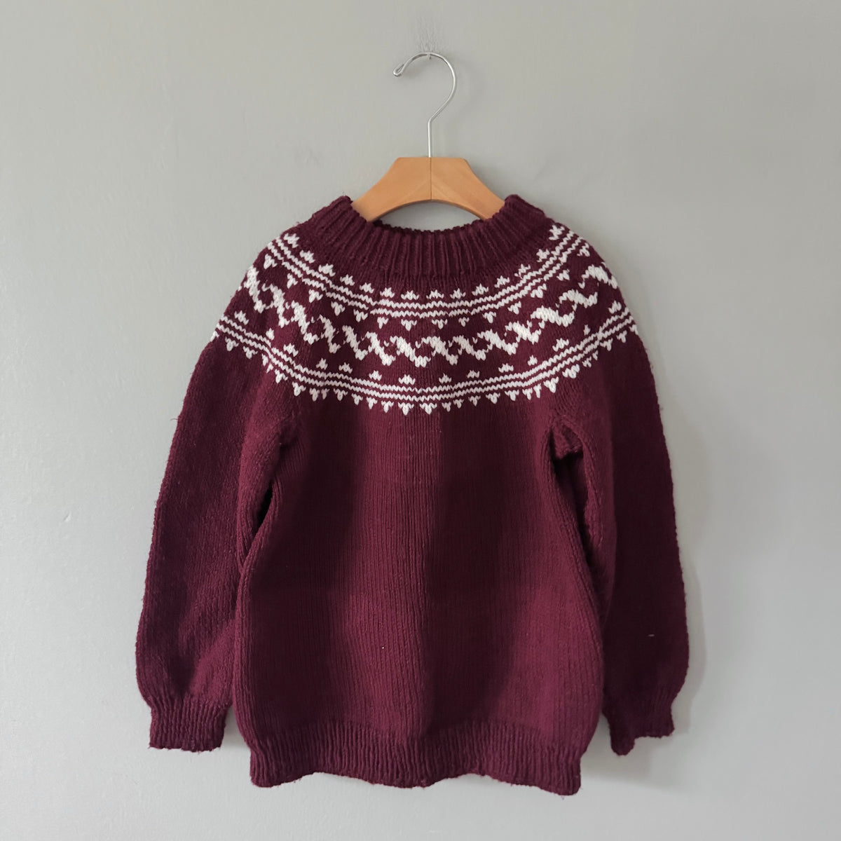 Handmade / Burgundy knit pullover / 7-8Y